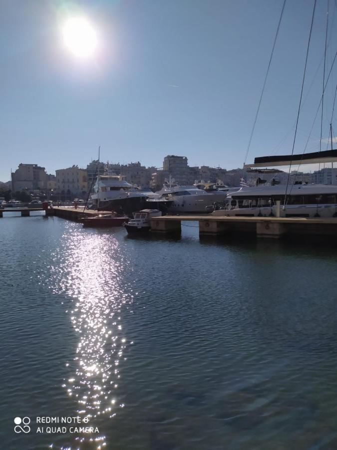 Με Θεα Το Λιμανι Διαμέρισμα Πειραιάς Εξωτερικό φωτογραφία
